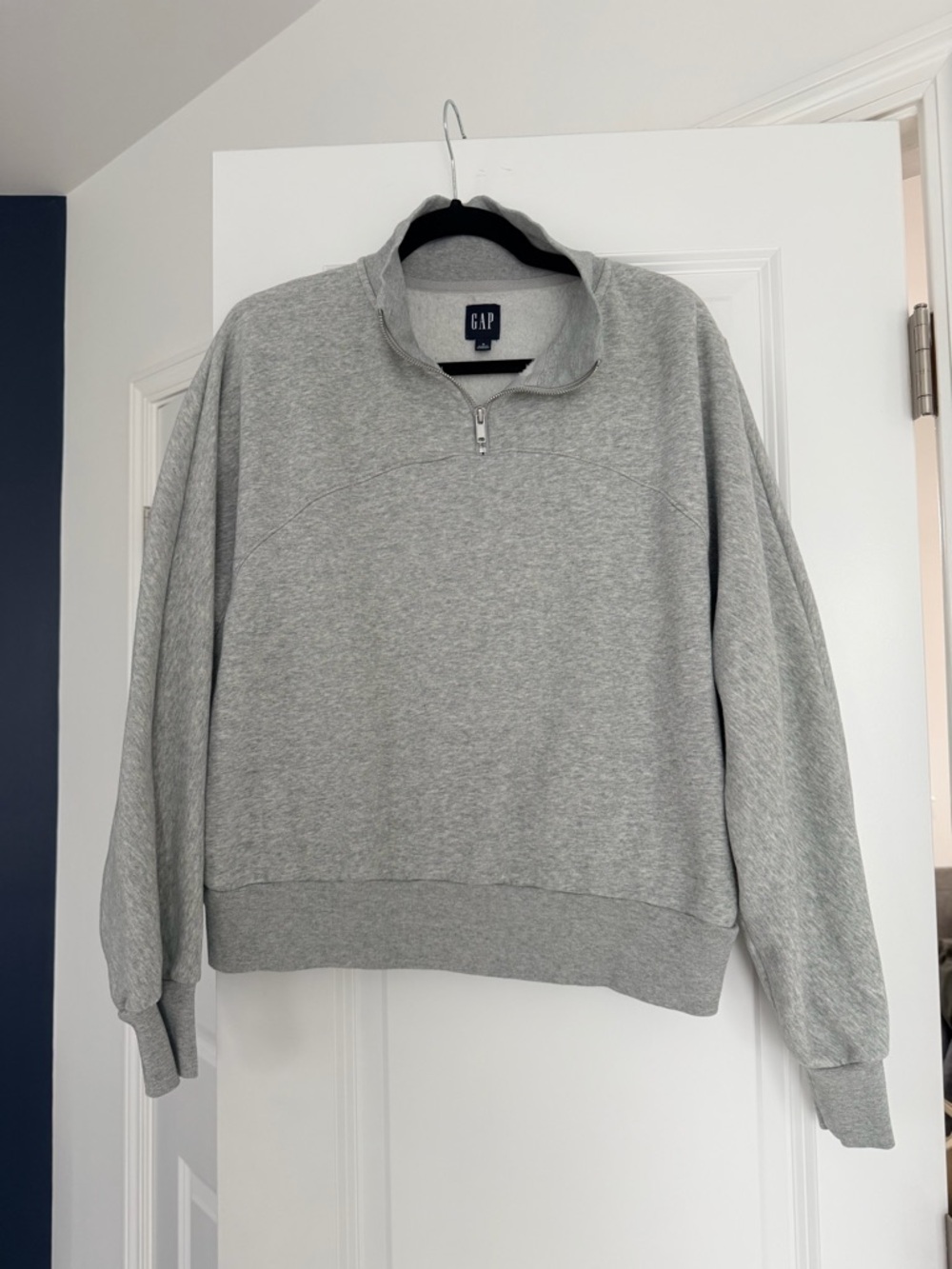 GAP Men’s Light Gray Half-Zip Sweatshirt